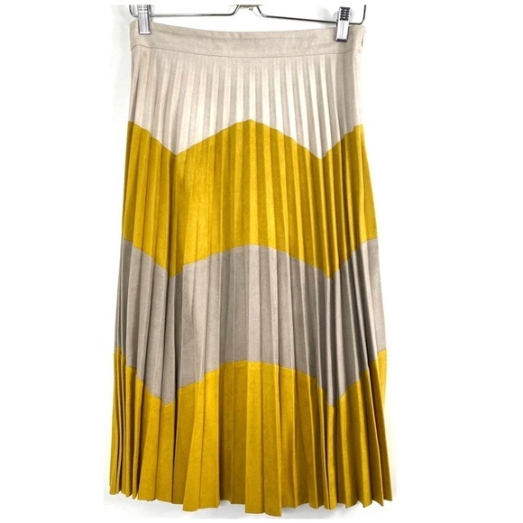 ZARA Zigzag Color Block Pleated Faux Suede Midi Skirt in Mastered Yellow / Beige - Picture 3 of 8